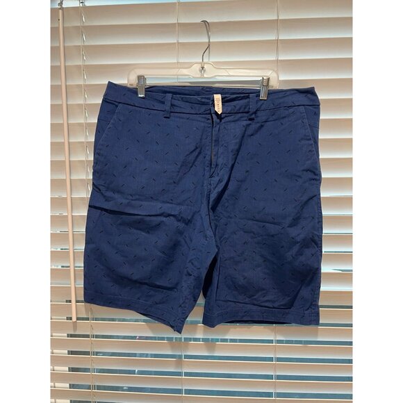 Lululemon Mens Shorts - Size 40 - Picture 1 of 3